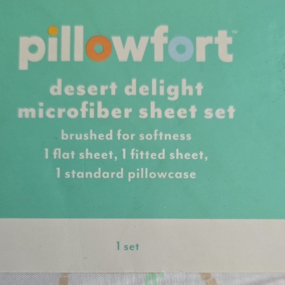 Pillowfort Whimsical Adventure Sheet Set White and Red - Picture 2 of 3